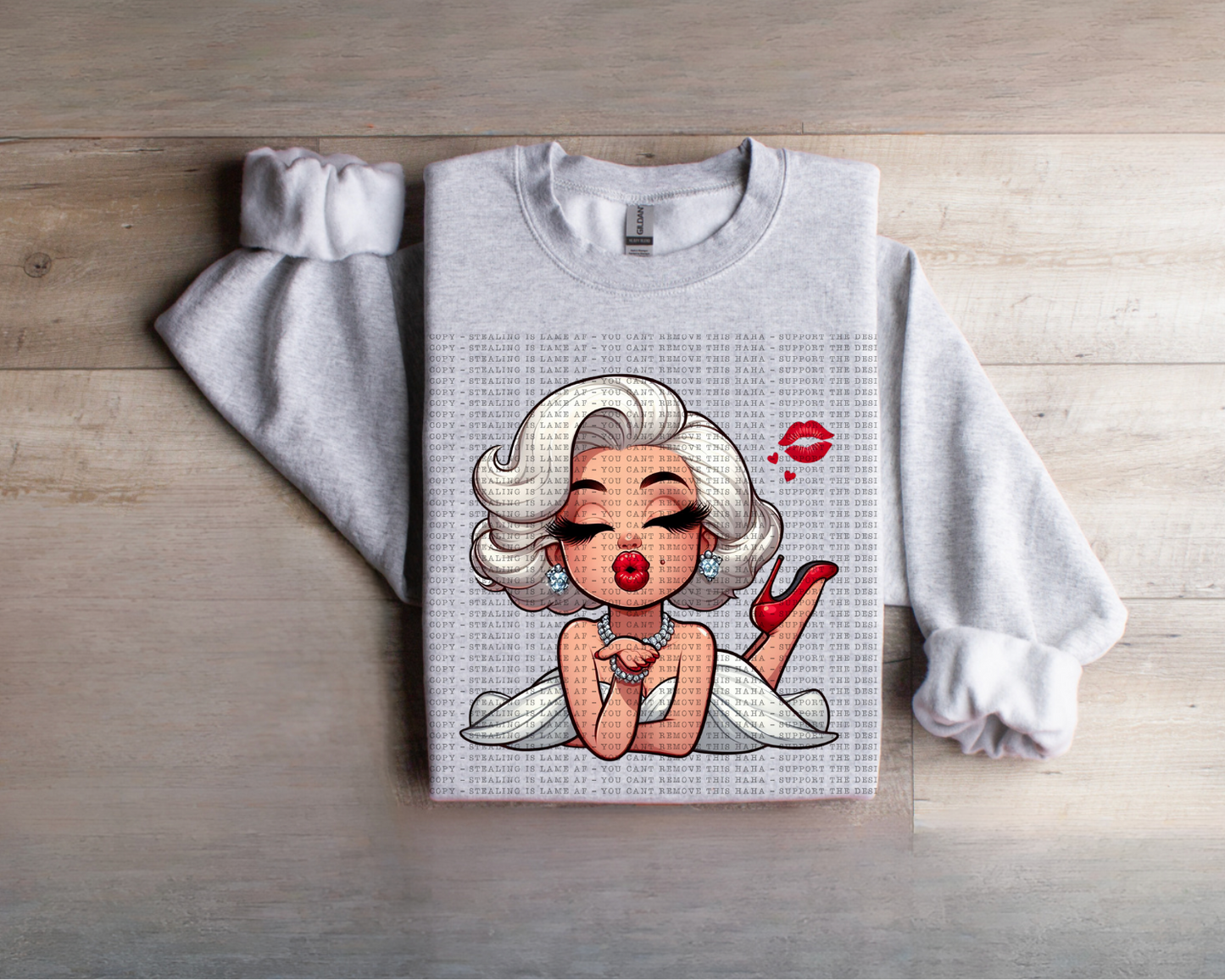 Marilyn blowing kisses